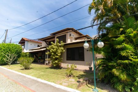 Casa de condomínio para alugar com 350m², 5 quartos e 5 vagasFachada