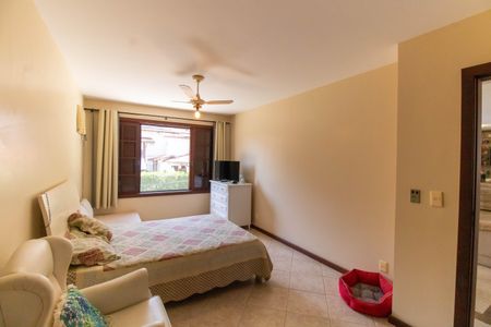 Casa de condomínio para alugar com 350m², 5 quartos e 5 vagasSuíte