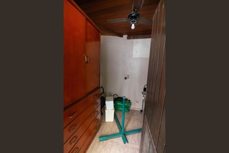 Casa de condomínio para alugar com 350m², 5 quartos e 5 vagasDepósito 