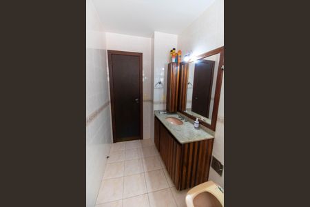 Casa de condomínio para alugar com 350m², 5 quartos e 5 vagasBanheiro Social 2