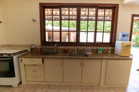 Casa de condomínio para alugar com 350m², 5 quartos e 5 vagasCozinha 2