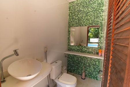 Casa de condomínio para alugar com 350m², 5 quartos e 5 vagasBanheiro Externo