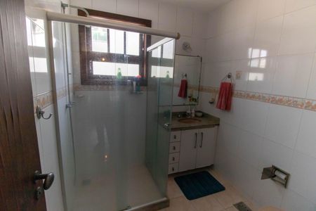 Casa de condomínio para alugar com 350m², 5 quartos e 5 vagasBanheiro da Suíte