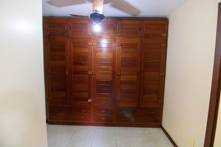 Casa de condomínio para alugar com 350m², 5 quartos e 5 vagasSuíte 1