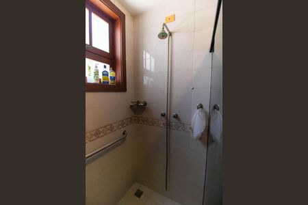 Casa de condomínio para alugar com 350m², 5 quartos e 5 vagasBanheiro da Suíte 1