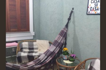 Casa à venda com 95m², 3 quartos e 2 vagas Casa à venda com 95m², 3 quartos e 2 vagasVaranda