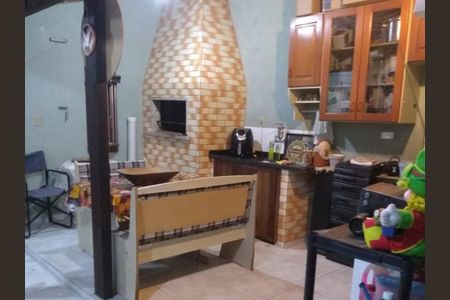 Casa à venda com 95m², 3 quartos e 2 vagas Casa à venda com 95m², 3 quartos e 2 vagasEspaço Gourmet