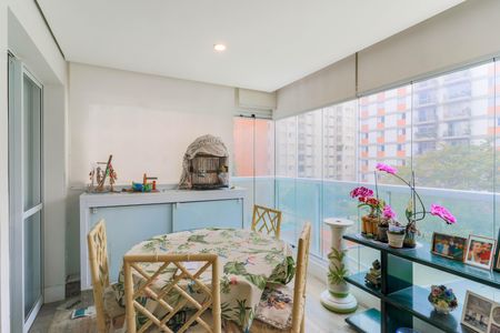 Apartamento para alugar com 58m², 2 quartos e 1 vaga Apartamento para alugar com 58m², 2 quartos e 1 vagaVaranda