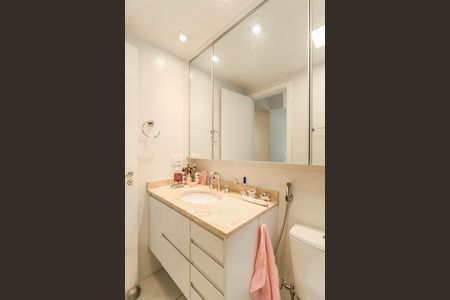 Apartamento para alugar com 58m², 2 quartos e 1 vaga Apartamento para alugar com 58m², 2 quartos e 1 vagaBanheiro da Suíte