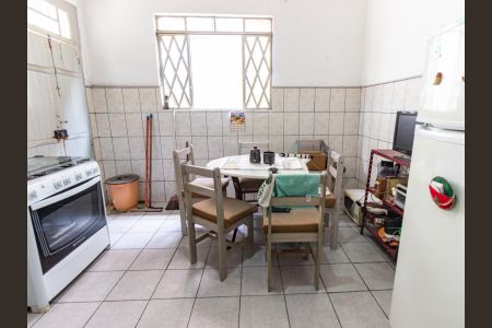 Casa à venda com 356m², 2 quartos e 2 vagas Casa à venda com 356m², 2 quartos e 2 vagasCozinha