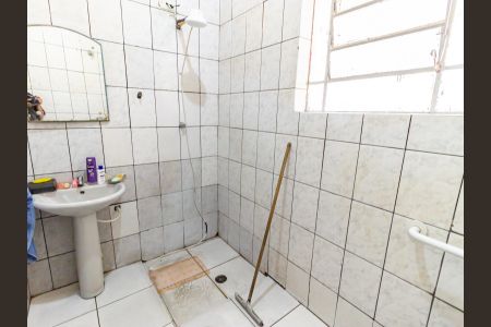 Casa à venda com 356m², 2 quartos e 2 vagas Casa à venda com 356m², 2 quartos e 2 vagasBanheiro