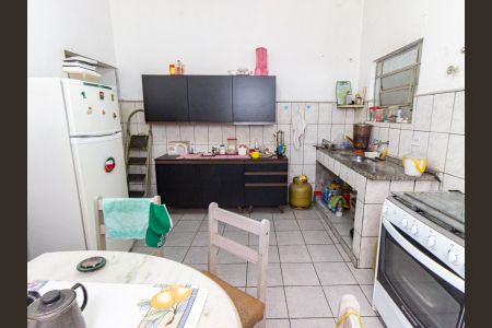 Casa à venda com 356m², 2 quartos e 2 vagas Casa à venda com 356m², 2 quartos e 2 vagasCozinha