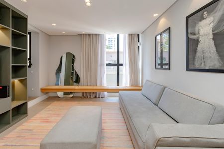 Sala de casa de condomínio para alugar com 2 quartos, 114m² em Cidade Monções, São Paulo