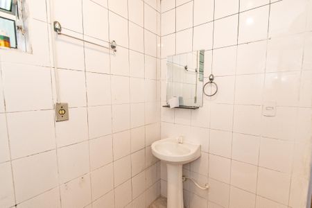 Casa para alugar com 60m², 2 quartos e sem vaga Casa para alugar com 60m², 2 quartos e sem vagaBanheiro