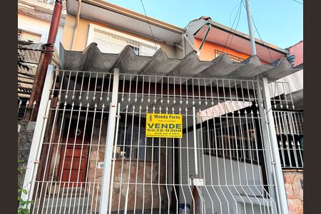 Casa para alugar com 100m², 2 quartos e 1 vaga Casa para alugar com 100m², 2 quartos e 1 vagaFachada