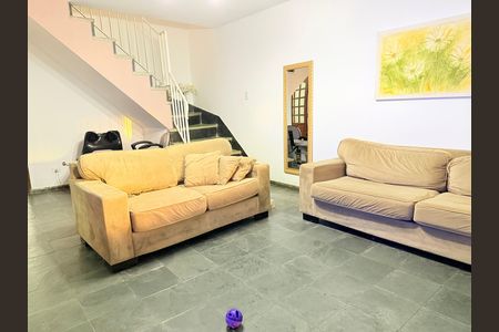 Sala de casa para alugar com 2 quartos, 100m² em Jardim Cordeiro, São Paulo