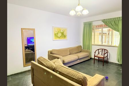 Casa para alugar com 100m², 2 quartos e 1 vaga Casa para alugar com 100m², 2 quartos e 1 vagaSala