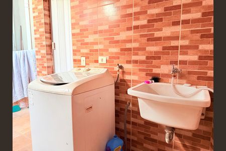Casa para alugar com 100m², 2 quartos e 1 vaga Casa para alugar com 100m², 2 quartos e 1 vagaLavanderia