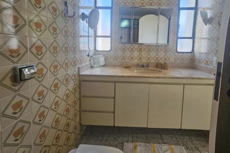 Apartamento para alugar com 144m², 2 quartos e 1 vaga Apartamento para alugar com 144m², 2 quartos e 1 vagaBanheiro da suíte 1