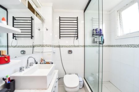 Apartamento à venda com 73m², 2 quartos e 2 vagas Apartamento à venda com 73m², 2 quartos e 2 vagasBanheiro da Suíte
