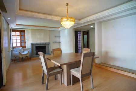 Sala de casa à venda com 3 quartos, 260m² em Jardim Itu, Porto Alegre