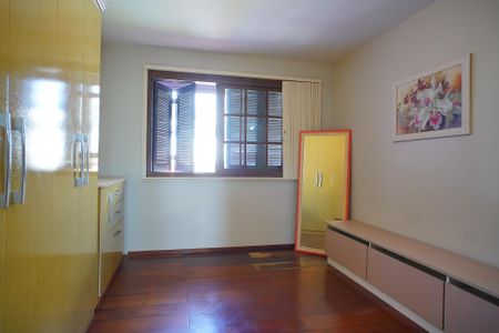 Casa à venda com 260m², 3 quartos e 4 vagasQuarto suíte 