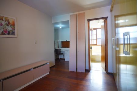 Casa à venda com 260m², 3 quartos e 4 vagasQuarto suíte 