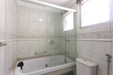 Apartamento à venda com 106m², 3 quartos e 2 vagas Apartamento à venda com 106m², 3 quartos e 2 vagasBanheiro da Suíte