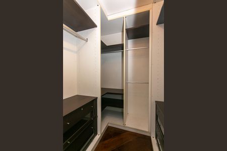 Apartamento à venda com 106m², 3 quartos e 2 vagas Apartamento à venda com 106m², 3 quartos e 2 vagasCloset da Suíte