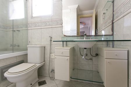 Apartamento à venda com 106m², 3 quartos e 2 vagas Apartamento à venda com 106m², 3 quartos e 2 vagasBanheiro da Suíte