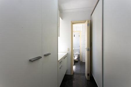 Apartamento à venda com 106m², 3 quartos e 2 vagas Apartamento à venda com 106m², 3 quartos e 2 vagasQuarto de Serviço