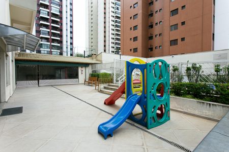 Apartamento à venda com 106m², 3 quartos e 2 vagasÁrea comum - Playground