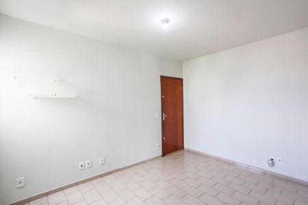 Sala de apartamento para alugar com 2 quartos, 62m² em Brasil, Uberlândia