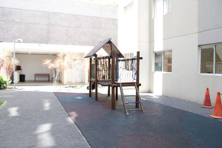 Apartamento à venda com 45m², 2 quartos e sem vagaÁrea comum - Playground