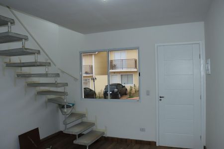 Sala/Cozinha de casa de condomínio para alugar com 2 quartos, 47m² em Chácara Ondas Verdes, Cotia