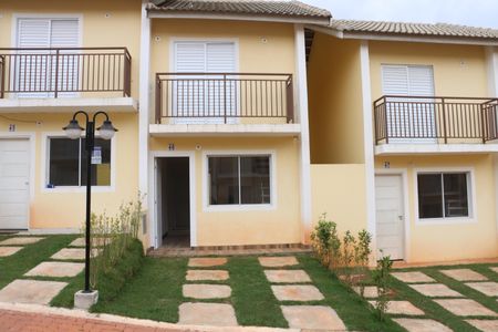 Casa de condomínio para alugar com 47m², 2 quartos e 1 vagaFachada