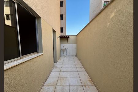 Apartamento à venda com 81m², 2 quartos e 2 vagas Apartamento à venda com 81m², 2 quartos e 2 vagasÁrea privativa / Área de serviço
