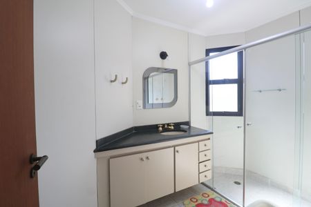 Apartamento para alugar com 174m², 4 quartos e 2 vagas Apartamento para alugar com 174m², 4 quartos e 2 vagasBanheiro Suíte