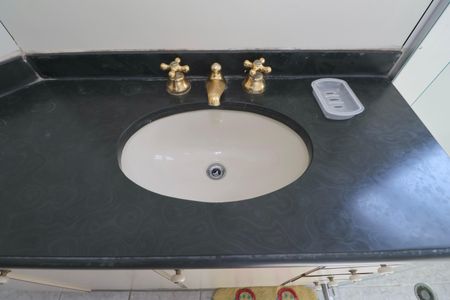 Apartamento para alugar com 174m², 4 quartos e 2 vagas Apartamento para alugar com 174m², 4 quartos e 2 vagasBanheiro Suíte