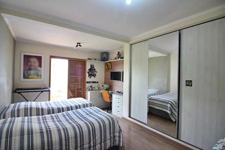 Casa à venda com 169m², 3 quartos e 2 vagas