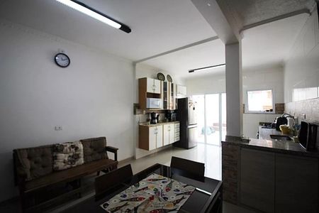 Casa à venda com 169m², 3 quartos e 2 vagas