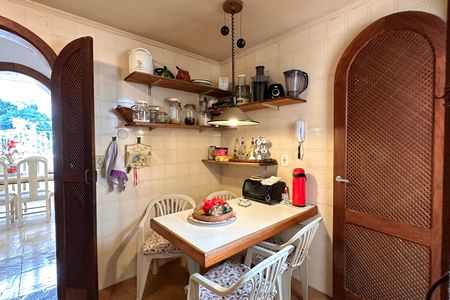 Apartamento à venda com 670m², 4 quartos e 2 vagas Apartamento à venda com 670m², 4 quartos e 2 vagasCozinha