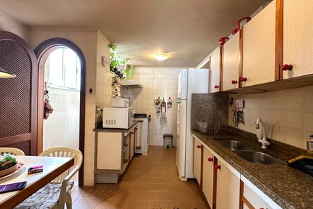 Apartamento à venda com 670m², 4 quartos e 2 vagas Apartamento à venda com 670m², 4 quartos e 2 vagasCozinha