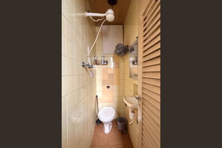 Apartamento à venda com 670m², 4 quartos e 2 vagas Apartamento à venda com 670m², 4 quartos e 2 vagasBanheiro de Serviço