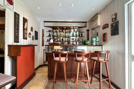 Apartamento à venda com 670m², 4 quartos e 2 vagas Apartamento à venda com 670m², 4 quartos e 2 vagasSala