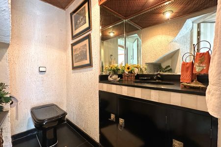 Apartamento à venda com 670m², 4 quartos e 2 vagas Apartamento à venda com 670m², 4 quartos e 2 vagasLavabo