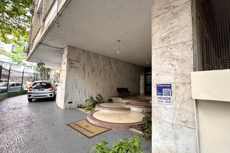 Apartamento à venda com 670m², 4 quartos e 2 vagas Apartamento à venda com 670m², 4 quartos e 2 vagasPlaca