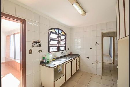 Casa à venda com 400m², 2 quartos e 8 vagas