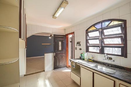Casa à venda com 400m², 2 quartos e 8 vagas