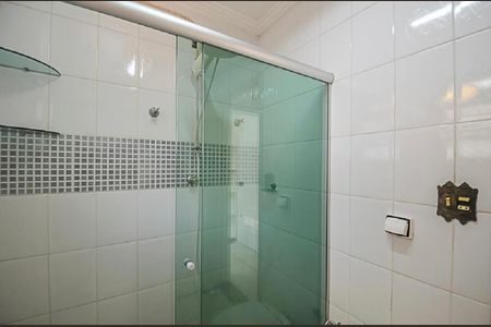 Casa à venda com 400m², 2 quartos e 8 vagas